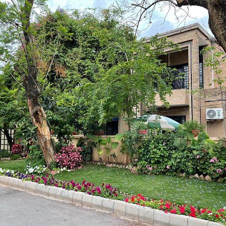 Riviera Courtyard Guest House Islamabad Eksteriør bilde