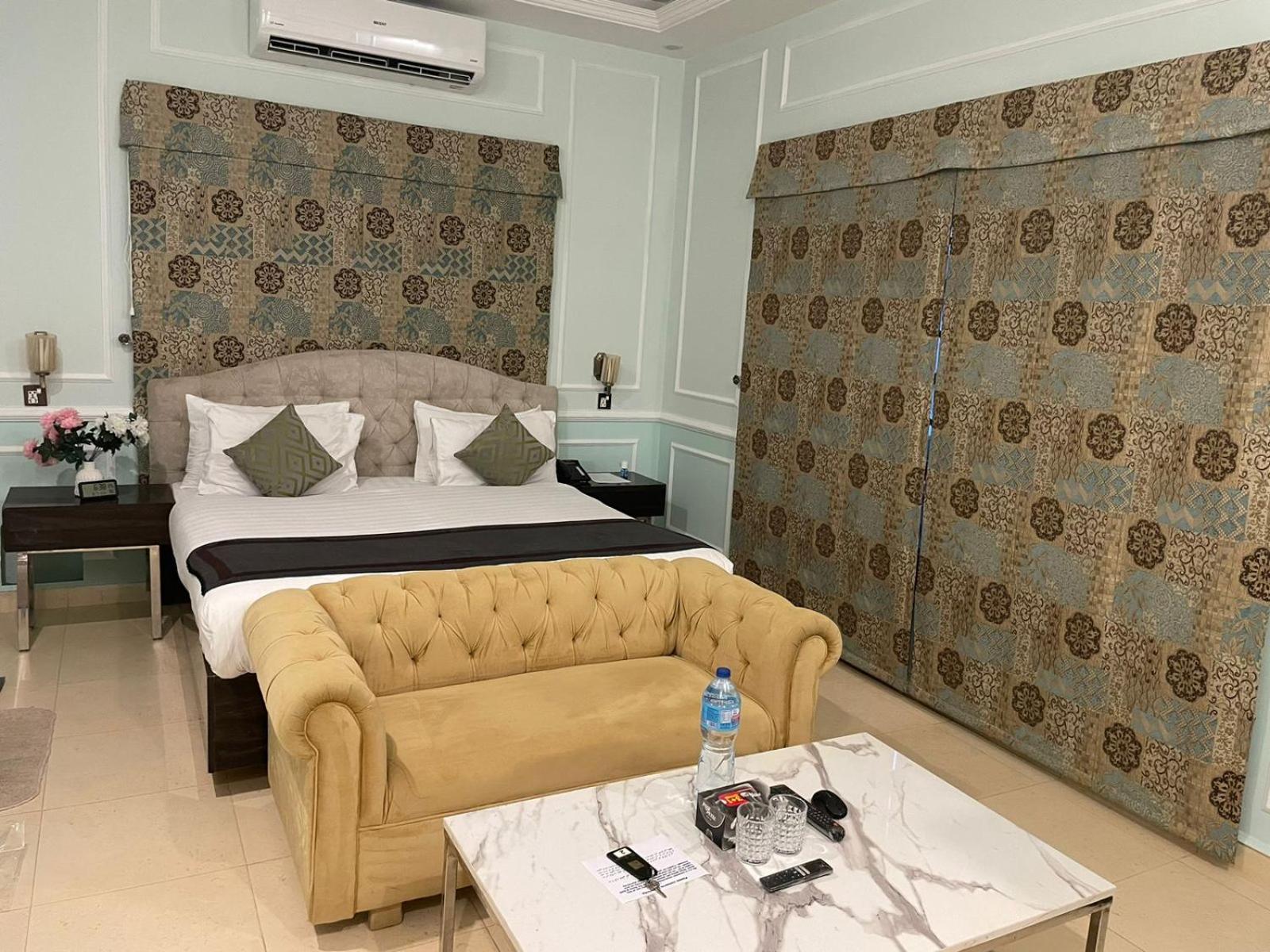 Riviera Courtyard Guest House Islamabad Eksteriør bilde